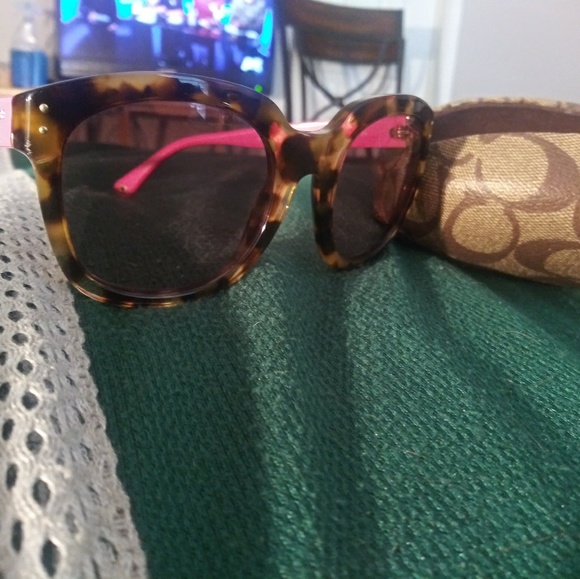 Coach sunglasses - Picture 2 of 2